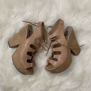 Nude wedges